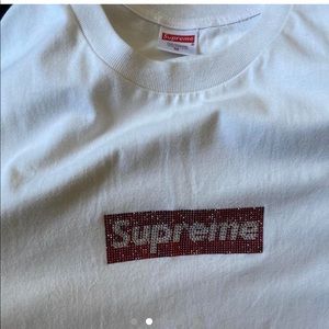 SUPREME SWAROVSKI BOX LOGO SIZE MEDIUM